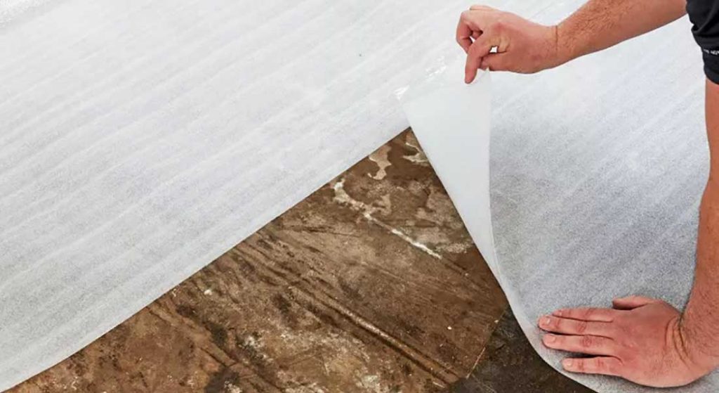 نصب فوم زیر فرش و موکت و اهمیت استفاده از آن Installation of pe foam under the carpet